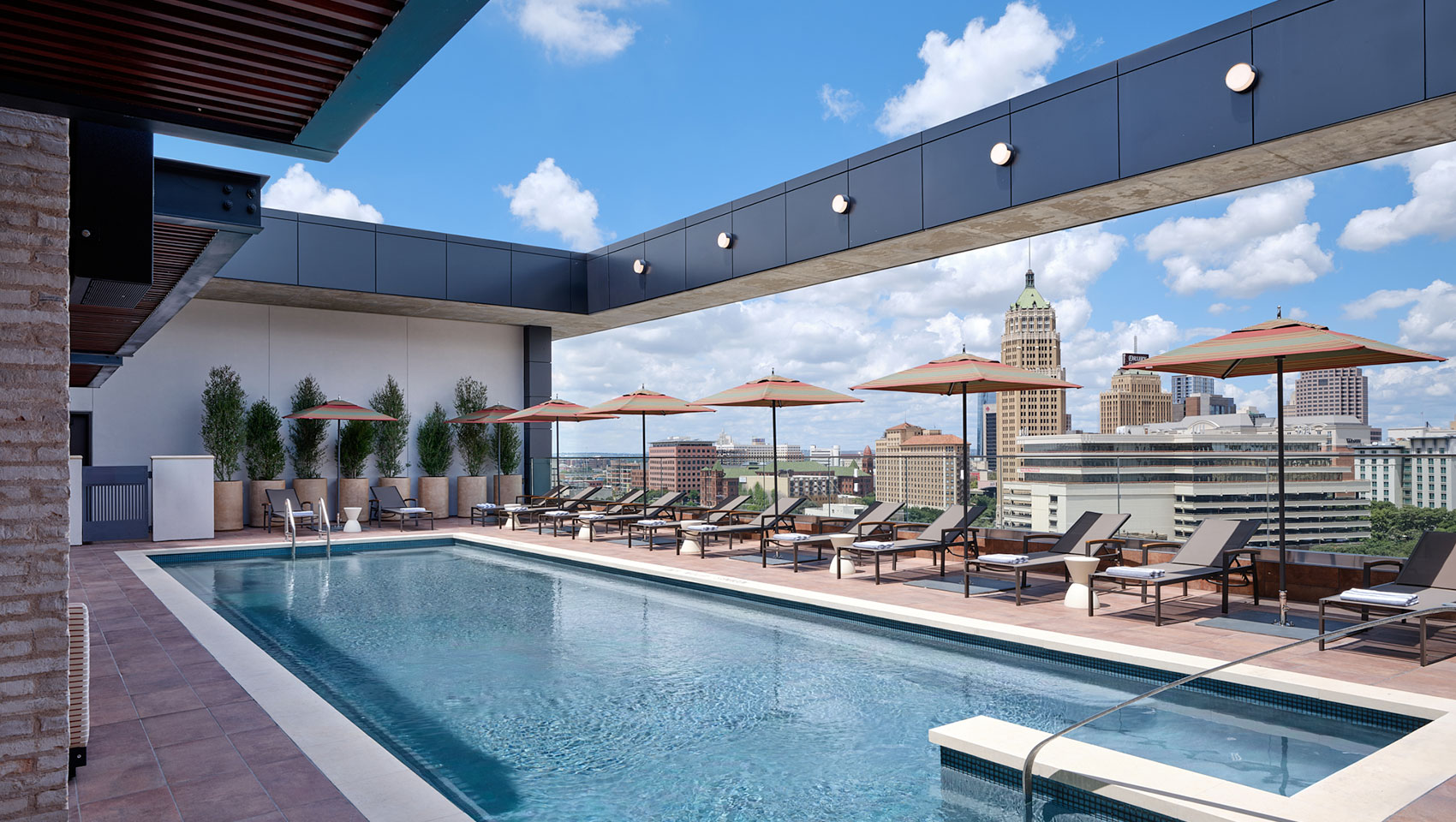 Santo Rooftop Pool